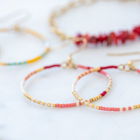 2 pairs Seed Bead Boho Hoop Earrings Colorful beaded Hoops Lightweight - Picture 9 of 12